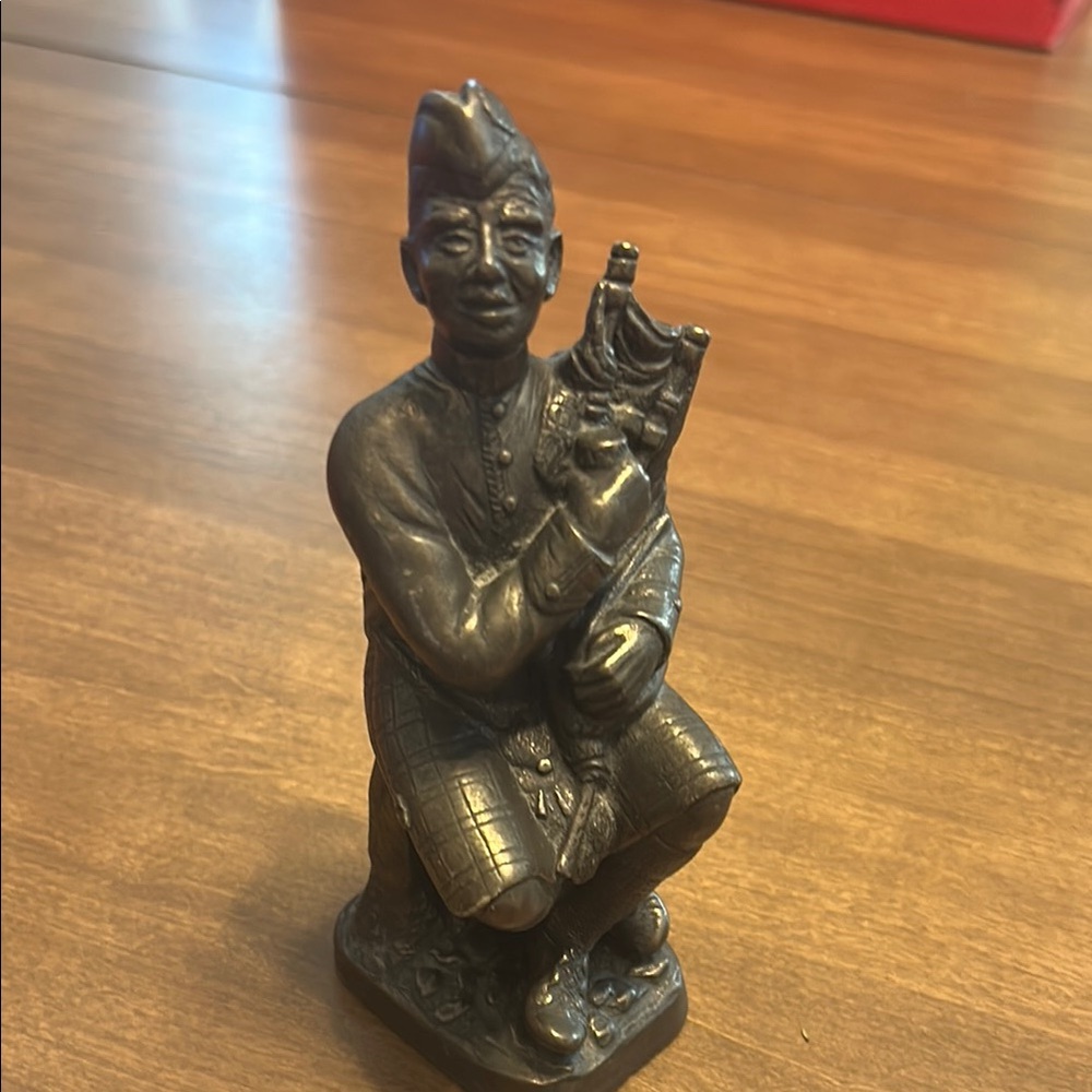 Vintage Cold-Cast Bronze Heredities Bagpiper Figurine Perth XX (M18508)